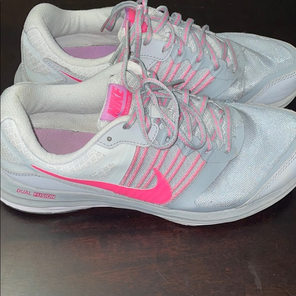Nike Shoes - Nike tennis shoes. Size 8.5